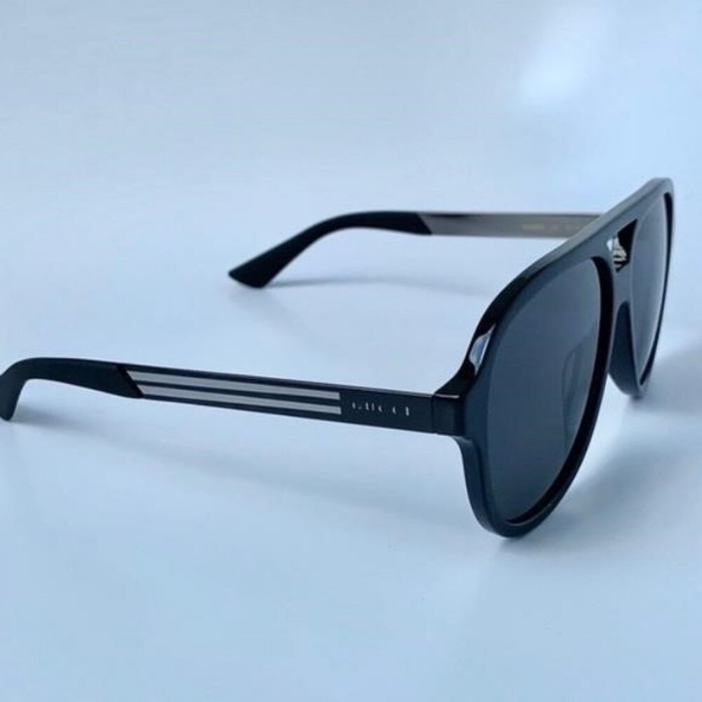 Authentic- New - Gucci Men’s Sunglasses GG0688S 001 Black/ Gray - Picture 9 of 14